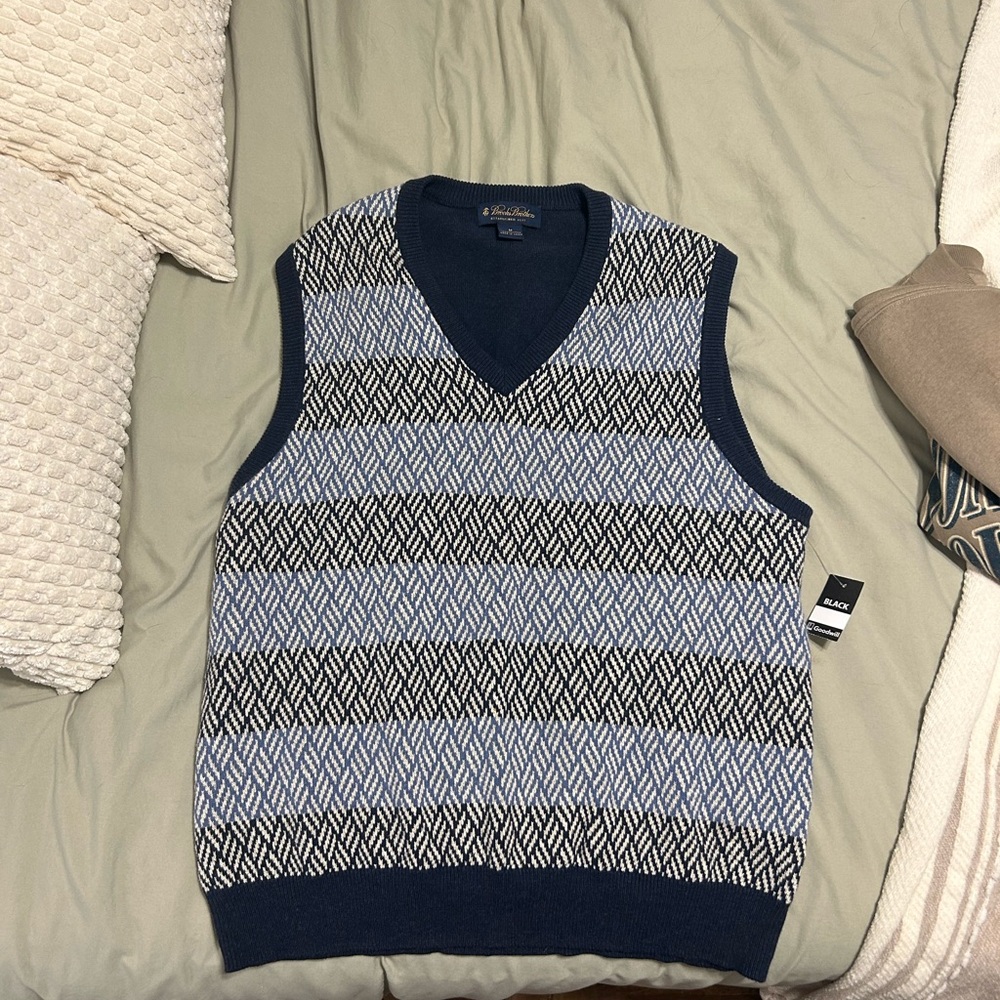 Brooks Brothers Navy and White V-Neck Sweater Vest